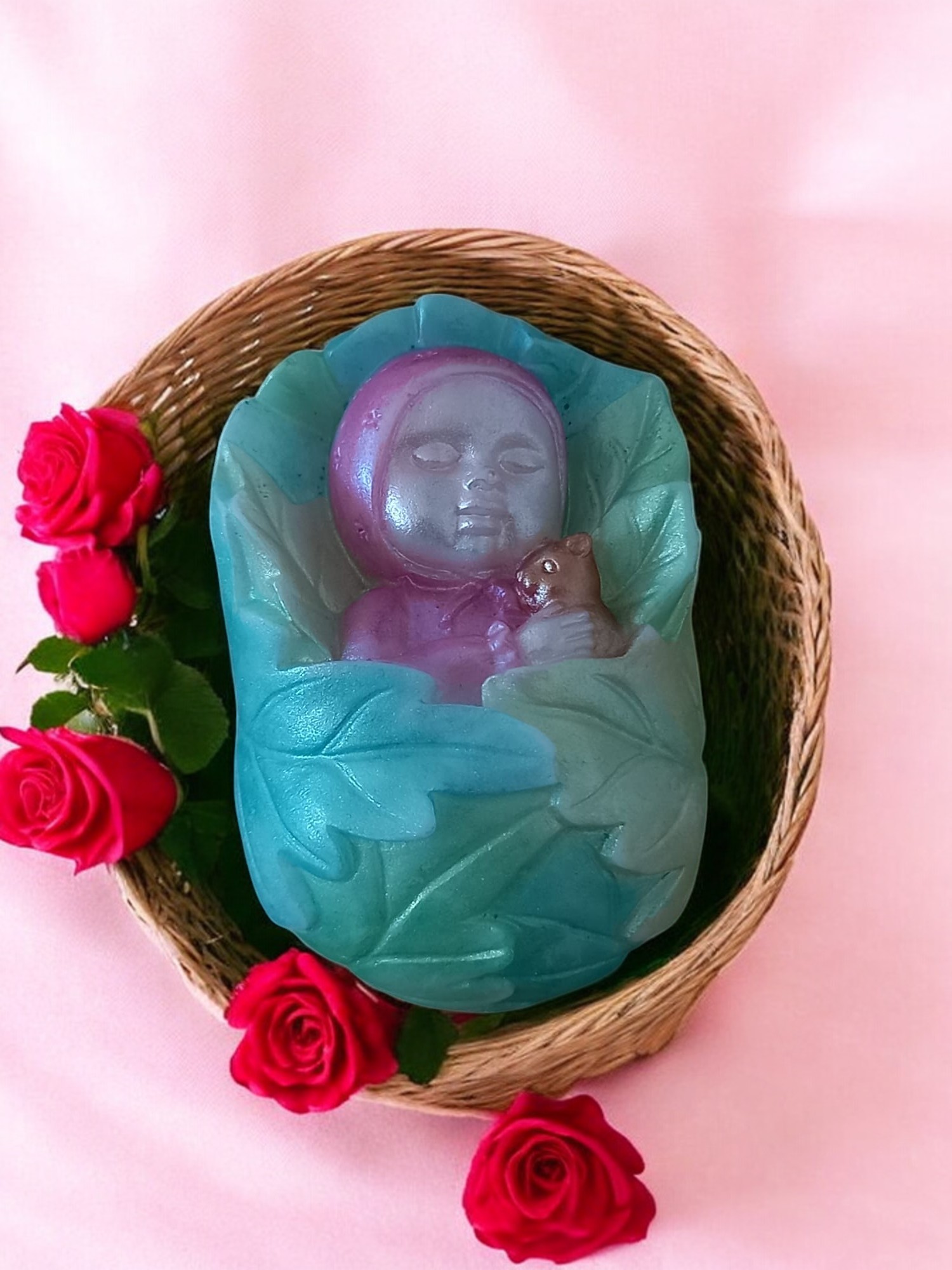 Baby in Blad Zeepje met Mica Meisje (image for) Baby in Blad Zeepje met Mica Meisje